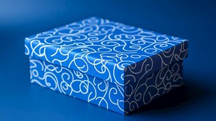 蓝底花纹精致礼品盒