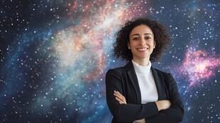 自信女士与梦幻星空背景