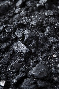 黑色煤块特写