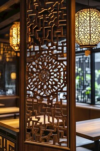 中式雕花隔断与古典灯笼