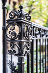 精致铁艺栏杆装饰细节