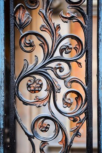 铁艺雕花围栏细节之美