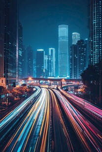 都市夜路流光溢彩