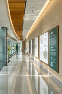 现代简约风格的医院走廊