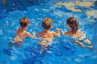 泳池中嬉戏的三个孩子