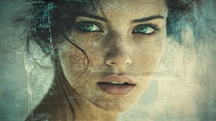 神秘绿眸美女特写