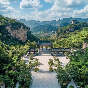 山林中的中式建筑景观