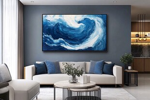 蓝色海浪挂画的现代客厅
