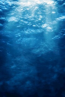 海底阳光穿透的梦幻景象