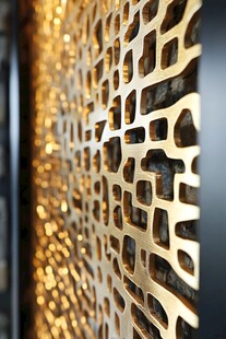金色镂空艺术墙面装饰