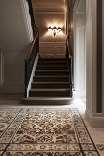 优雅复古风室内楼梯一角