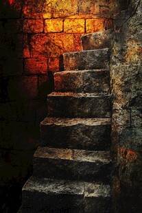 古老石梯通往神秘砖墙