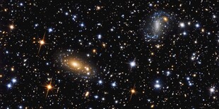 璀璨星空下的壮丽星系