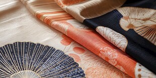 日式和风布料与折扇展示