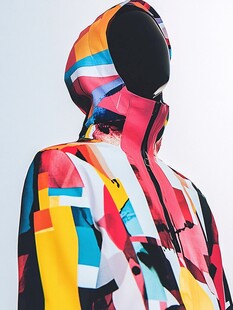 多彩拼色连帽户外冲锋衣