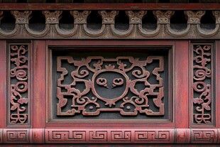 中式木雕门窗精美纹饰
