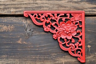 中式红雕花角饰