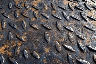 生锈的菱形花纹钢板