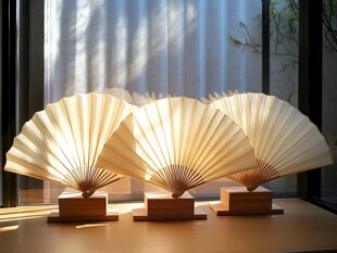 折扇造型台灯营造温馨氛围
