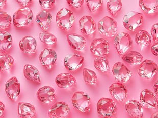 粉色水晶宝石璀璨排列