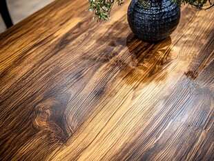 木质桌面花瓶绿植装饰图