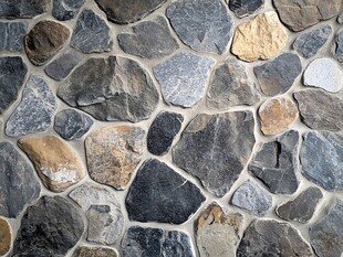 天然石块拼接墙面纹理