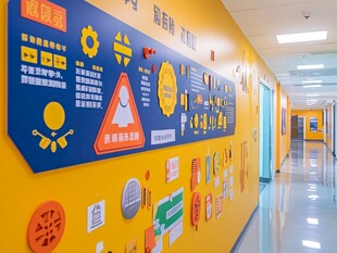 科技主题校园文化走廊