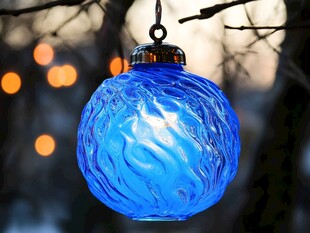 蓝色玻璃圣诞球挂饰
