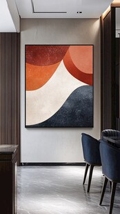 现代客厅中的抽象艺术挂画