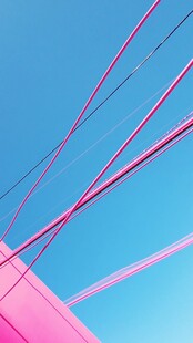 粉蓝线条勾勒的天空景致