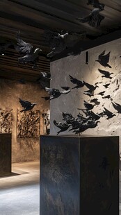 室内群鸟雕塑艺术装置