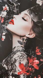 花中女子的唯美梦幻瞬间