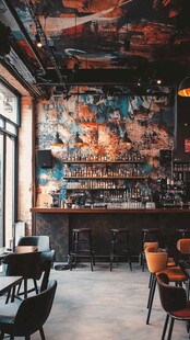 复古工业风个性酒吧空间