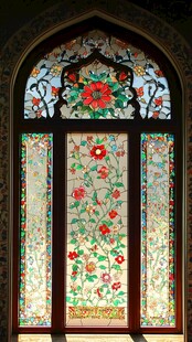 波斯风格彩色花卉玻璃窗