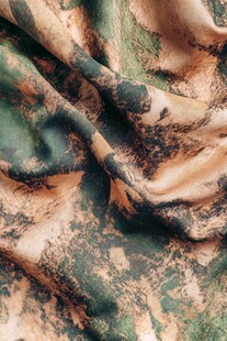 迷彩纹理丝绸布料特写