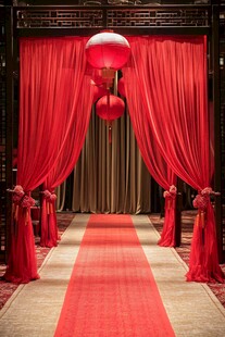 中式婚礼红绸装饰迎宾区