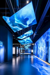 科技感十足的蓝色光影展厅