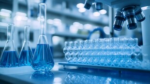 实验室中的科学实验器具