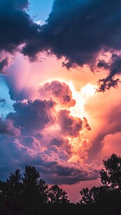 梦幻晚霞下的壮丽云层景观