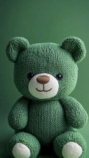 绿色针织小熊玩偶