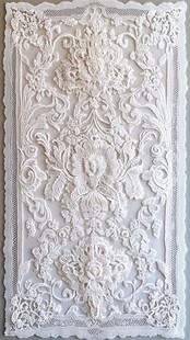 精美白色浮雕花纹装饰板