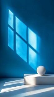 蓝色光影下的球体静物
