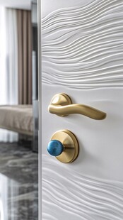 简约房门金色把手精致感