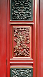 中式红门精美雕刻图案
