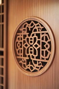 中式木雕圆窗 精致传统韵味
