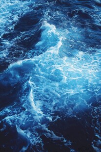 蓝色海洋翻涌的浪花