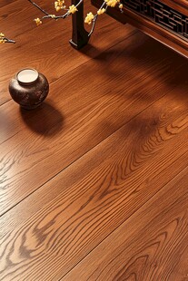 复古木地板搭配雅致摆件