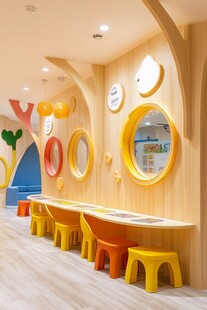 儿童创意绘画区温馨场景