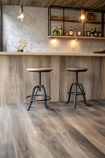 简约风吧台与高脚凳场景