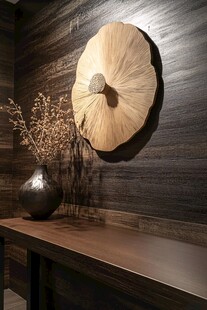 中式风格墙饰与花瓶摆件